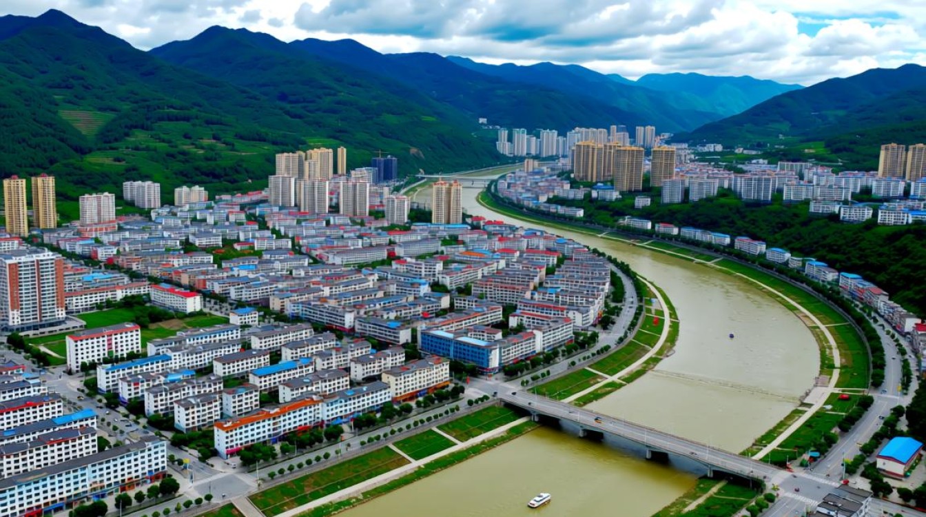 巴中市云服务器费用多少钱？月付还是年付更划算？